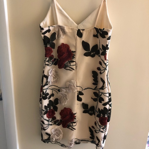 NWT Tobi Leaf it be Cream Bodycon Dress - Picture 4 of 5